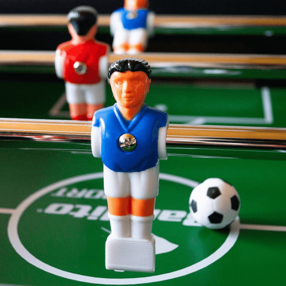 Kickerfigur Hobby Set mit 11 Stück Ansicht an Stange